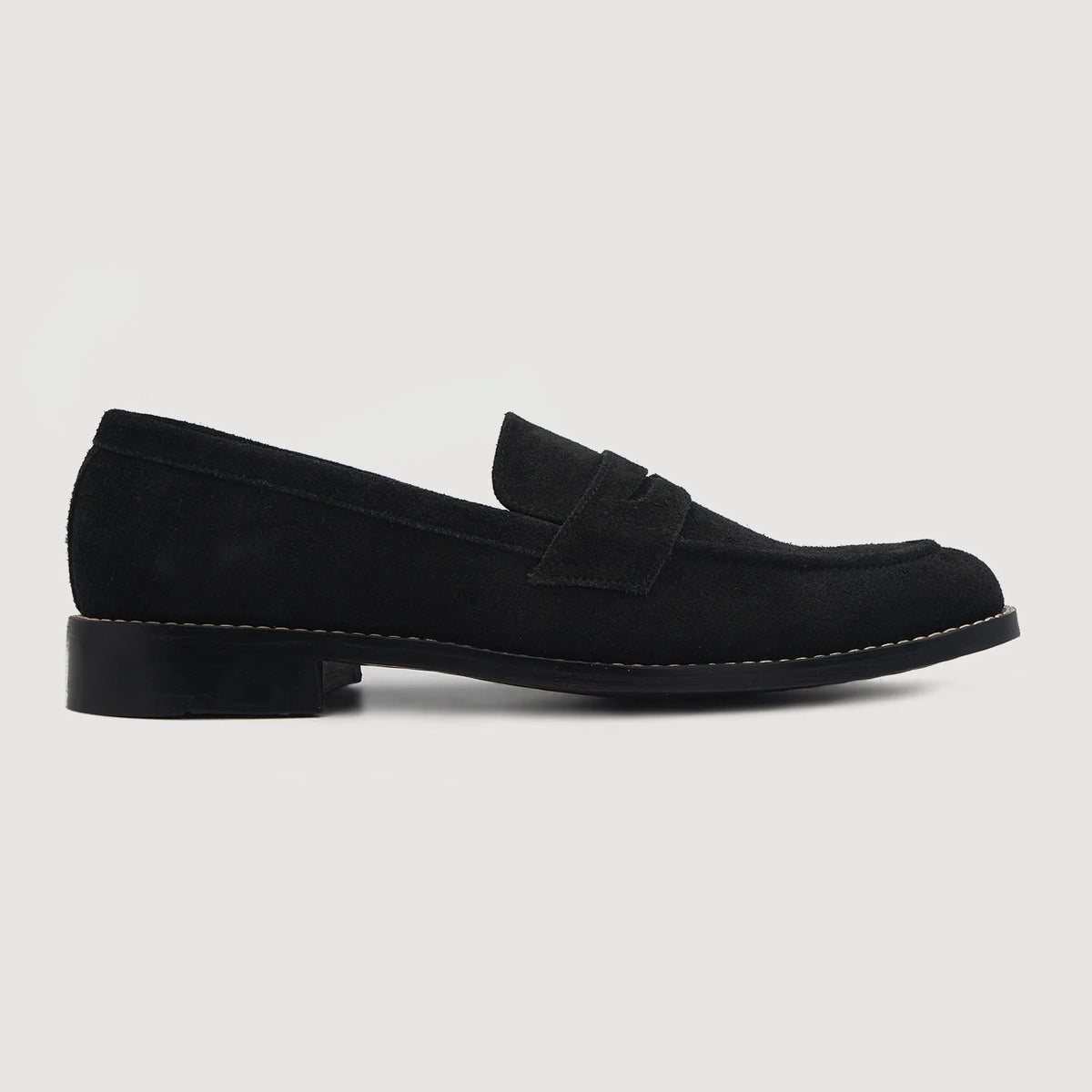 Black Goatskin Suede Leather Loafers - بناء غوديير ويلت المتين وتفاصيل مقدمة الحذاء