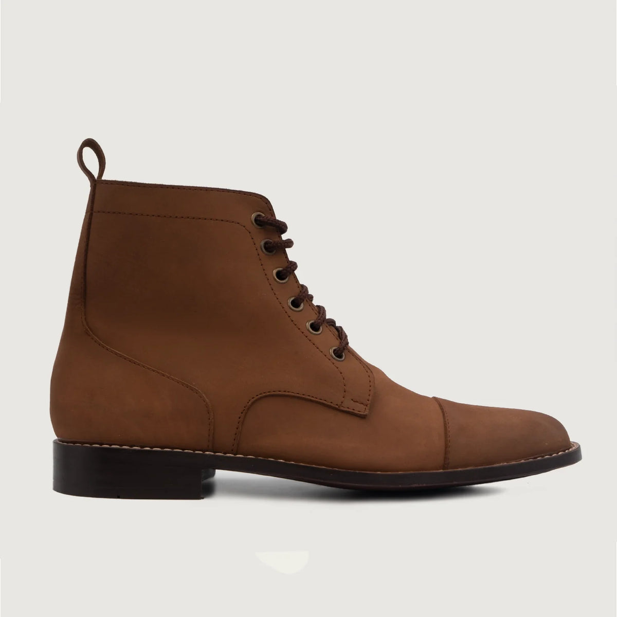 Brown Full-Grain leather Boots - بناء غوديير ويلت المتين وتفاصيل مقدمة الحذاء