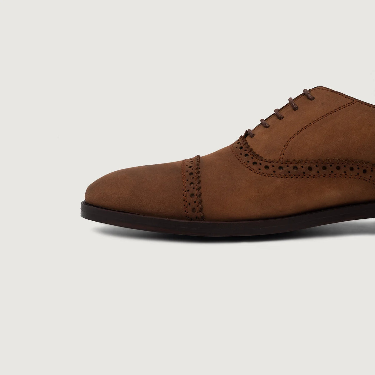Authentic Full-Grain Leather Grain Depth & Pull-Up Patina Texture Detail