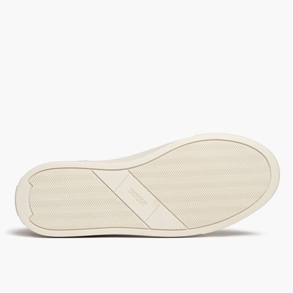 High-Traction Rubber Outsole & Lug Tread Pattern on Court Toffee x Off-White سنيكرز جلدي كاجوال رجالي