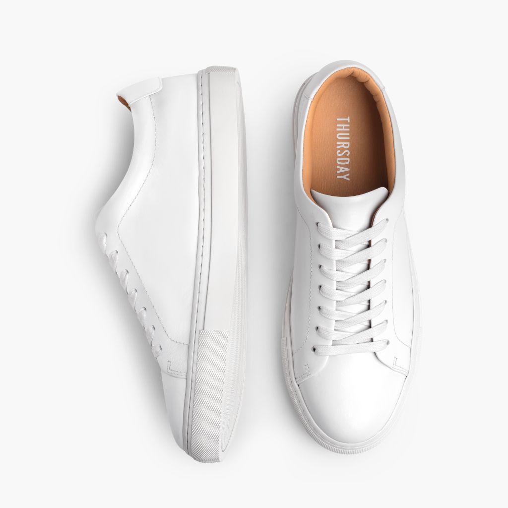 Encore White Leather Sneakers - دعامة الكعب المقواة وتفاصيل الخياطة المزدوجة الدقيقة