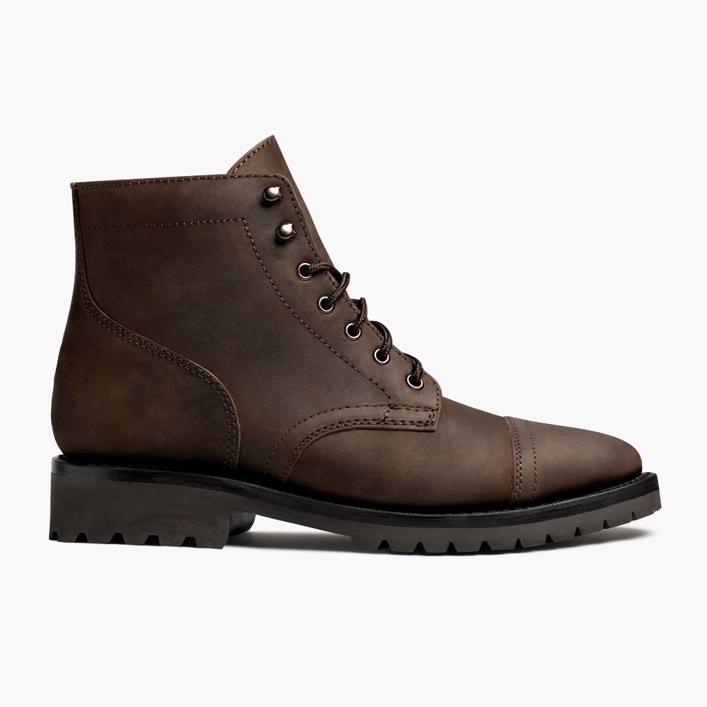 Classic Full-Grain leather Boots - بناء غوديير ويلت المتين وتفاصيل مقدمة الحذاء