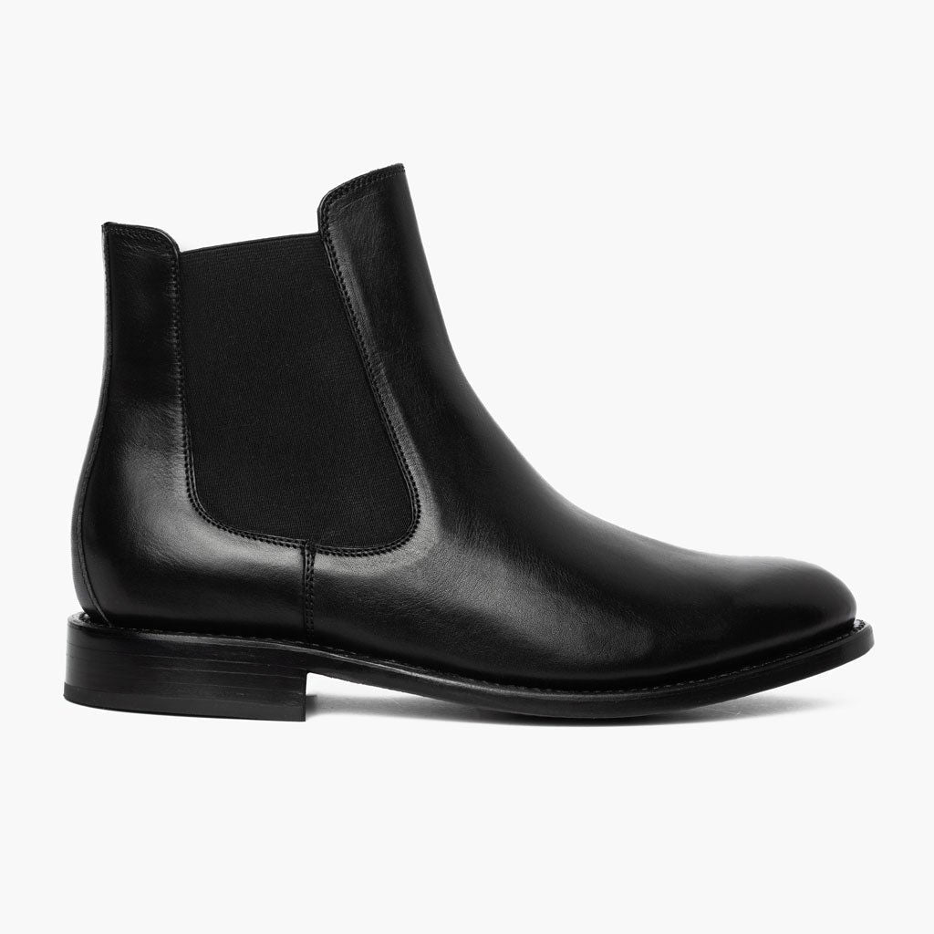 Black Full-Grain leather Boots - بناء غوديير ويلت المتين وتفاصيل مقدمة الحذاء