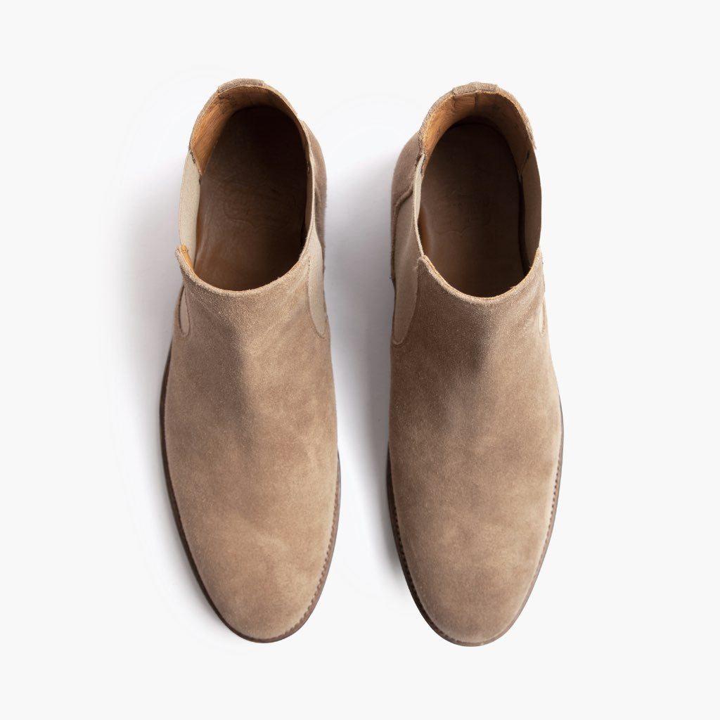 High-Traction Rubber Outsole & Lug Tread Pattern on Cavalier Sandstone أحذية بوت جلدية رجالي