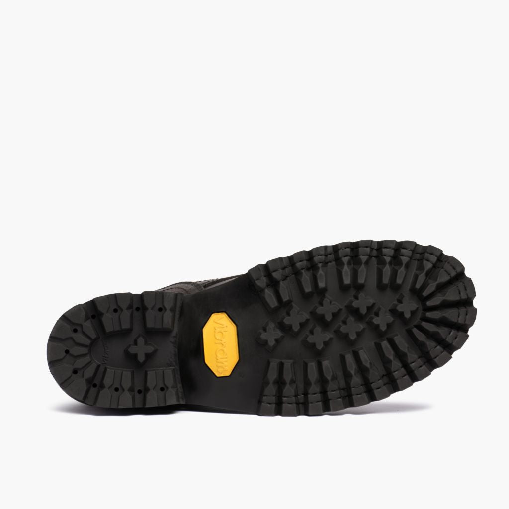 High-Traction Rubber Outsole & Lug Tread Pattern on Challenger Canyon أحذية بوت جلدية رجالي
