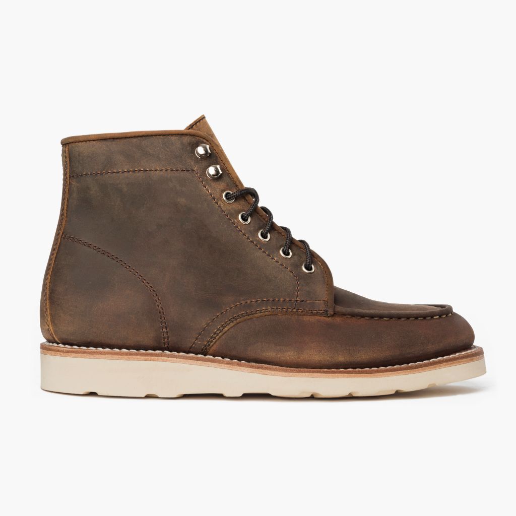 Classic Full-Grain leather Boots - بناء غوديير ويلت المتين وتفاصيل مقدمة الحذاء