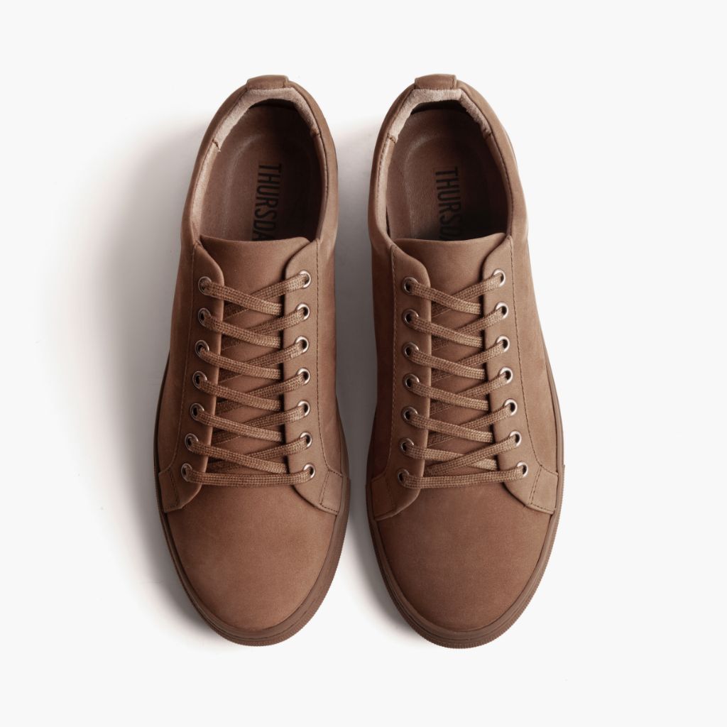 Premier Low Top Pebble سنيكرز جلدي كاجوال رجالي For Men - دعامة الكعب المقواة وتفاصيل الخياطة المزدوجة الدقيقة