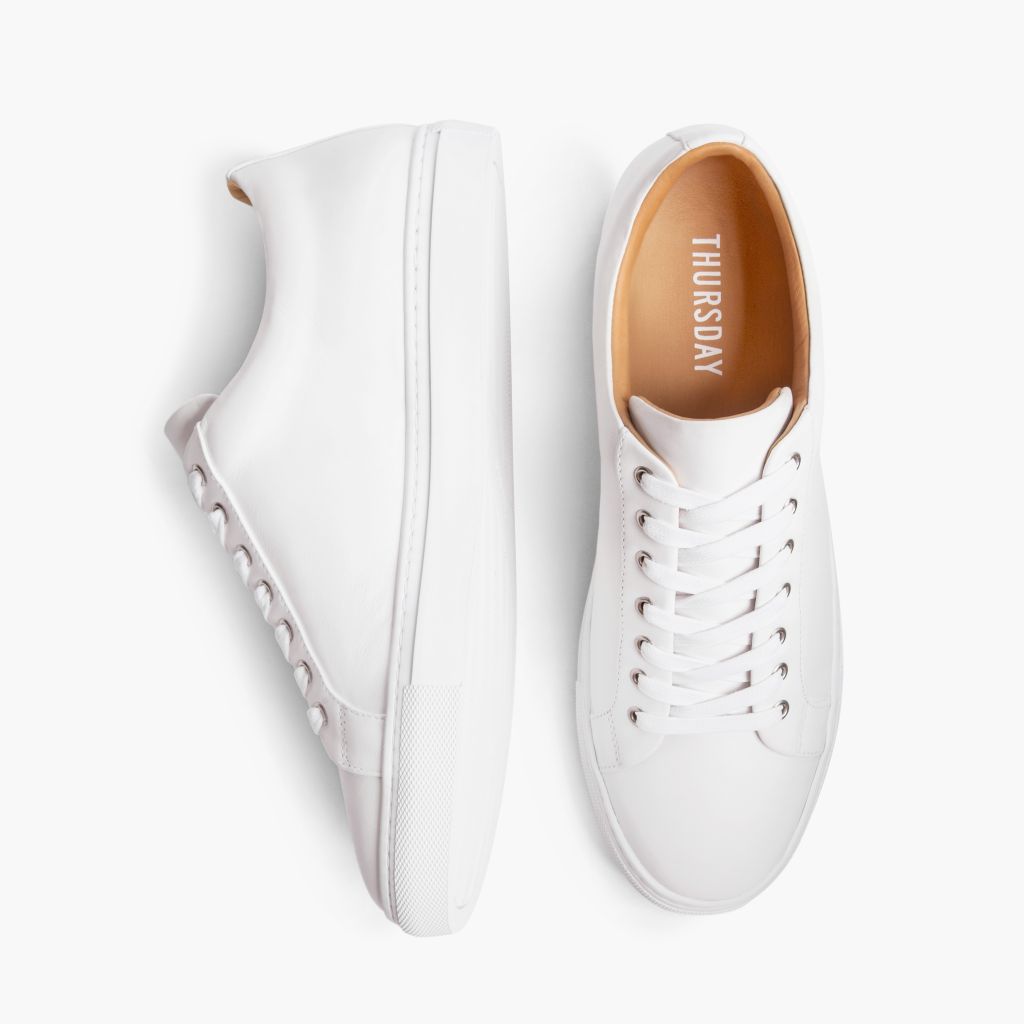 Premier Low Top White سنيكرز جلدي كاجوال رجالي For Men - دعامة الكعب المقواة وتفاصيل الخياطة المزدوجة الدقيقة