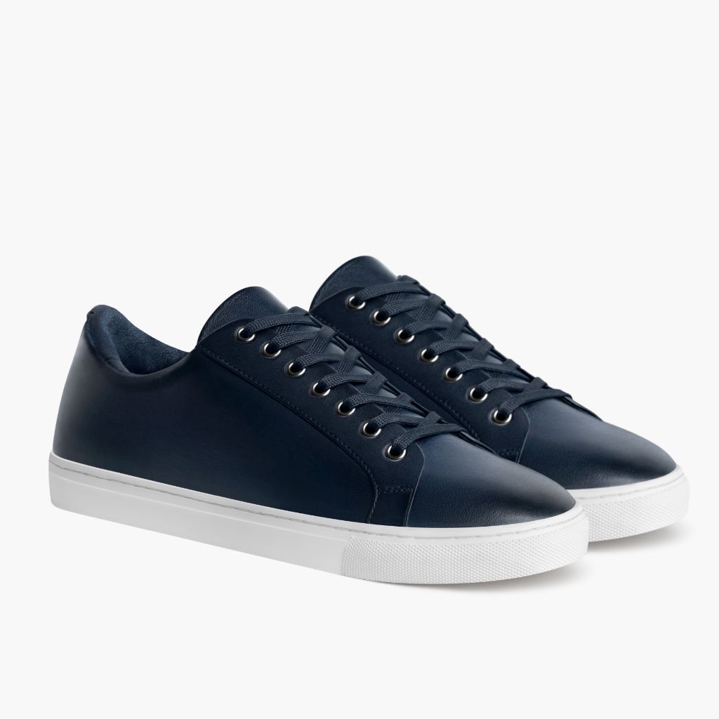 Premier Low Top Deep أزرق سنيكرز جلدي كاجوال رجالي For Men in Blue Full-Grain Leather - عرض جانبي | شراء أونلاين عبر المتجر الرسمي