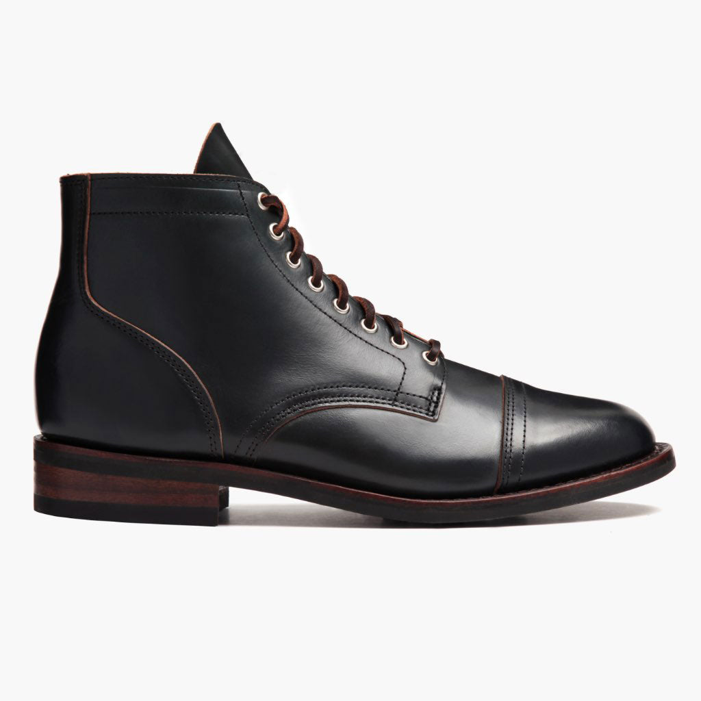 Classic Full-Grain leather Boots - بناء غوديير ويلت المتين وتفاصيل مقدمة الحذاء