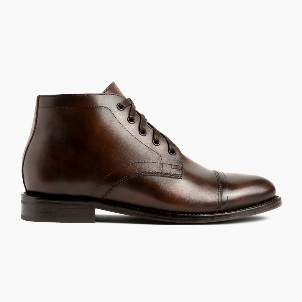 Classic Full-Grain leather Boots - بناء غوديير ويلت المتين وتفاصيل مقدمة الحذاء