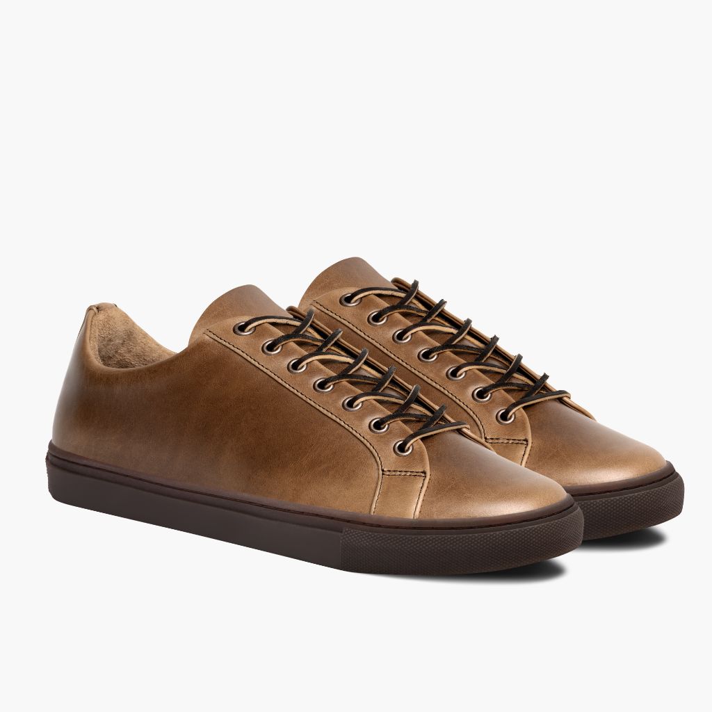 Premier Low Top Natural سنيكرز جلدي كاجوال رجالي For Men in Classic Full-Grain Leather - عرض جانبي | شراء أونلاين عبر المتجر الرسمي