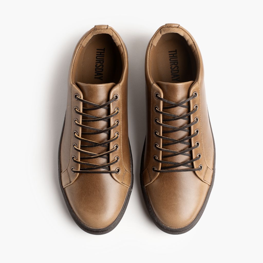 Premier Low Top Natural سنيكرز جلدي كاجوال رجالي For Men - دعامة الكعب المقواة وتفاصيل الخياطة المزدوجة الدقيقة