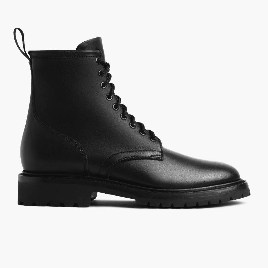 Black Full-Grain leather Boots - بناء غوديير ويلت المتين وتفاصيل مقدمة الحذاء