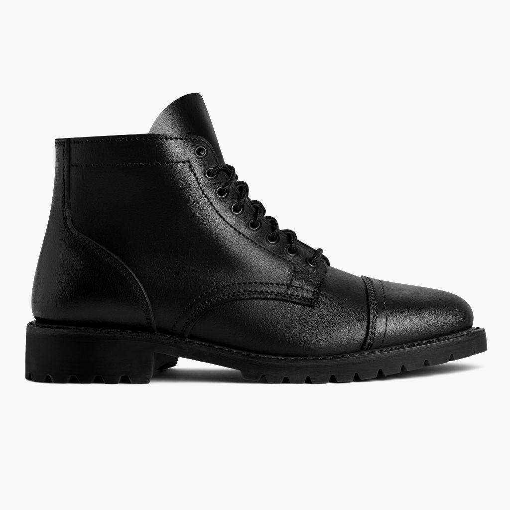 Black Full-Grain leather Boots - بناء غوديير ويلت المتين وتفاصيل مقدمة الحذاء