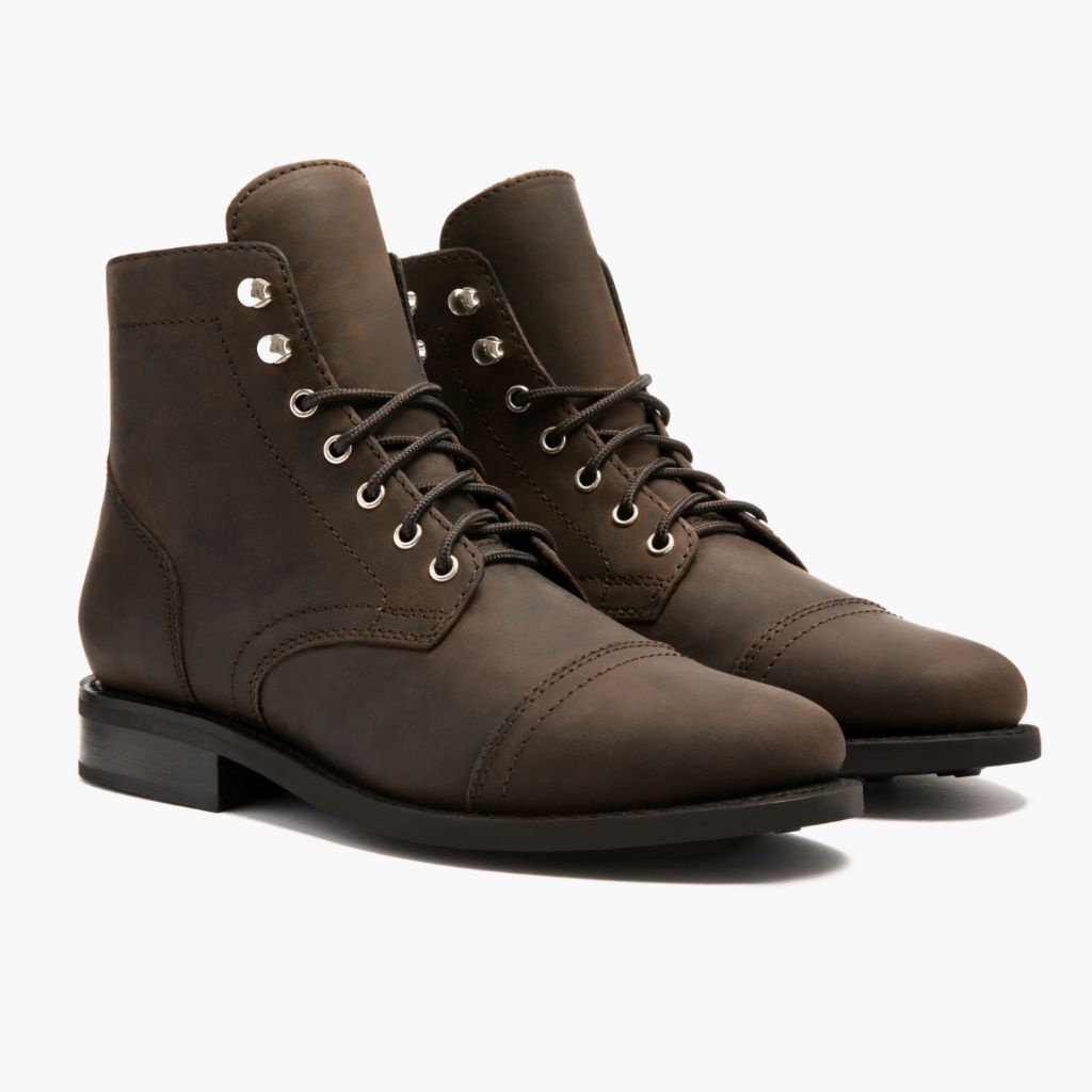 Classic Full-Grain leather Boots - بناء غوديير ويلت المتين وتفاصيل مقدمة الحذاء