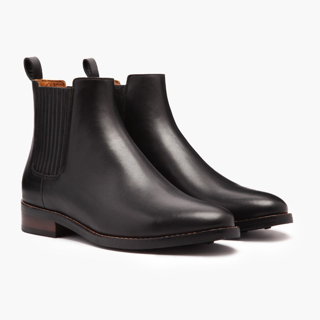 Black Full-Grain leather Boots - بناء غوديير ويلت المتين وتفاصيل مقدمة الحذاء