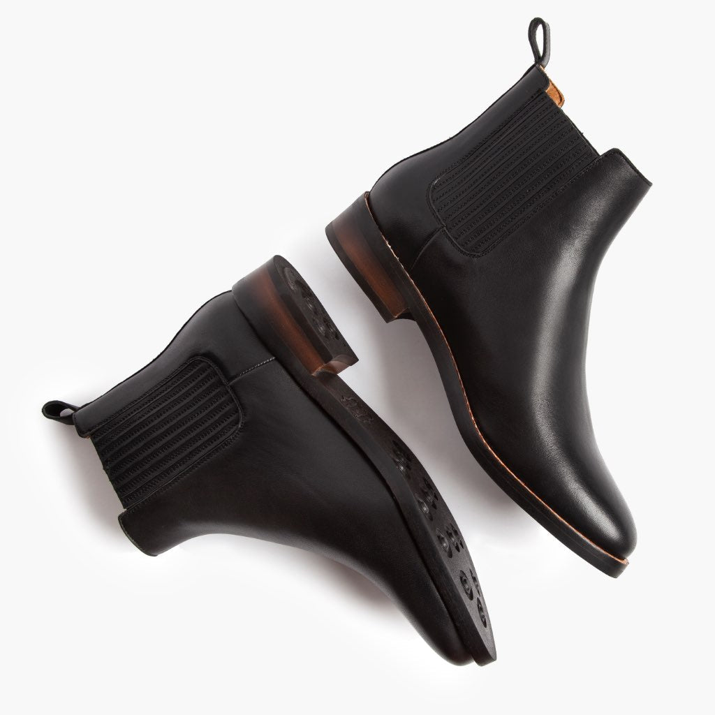 High-Traction Rubber Outsole & Lug Tread Pattern on Dreamer أسود أحذية بوت جلدية نسائي