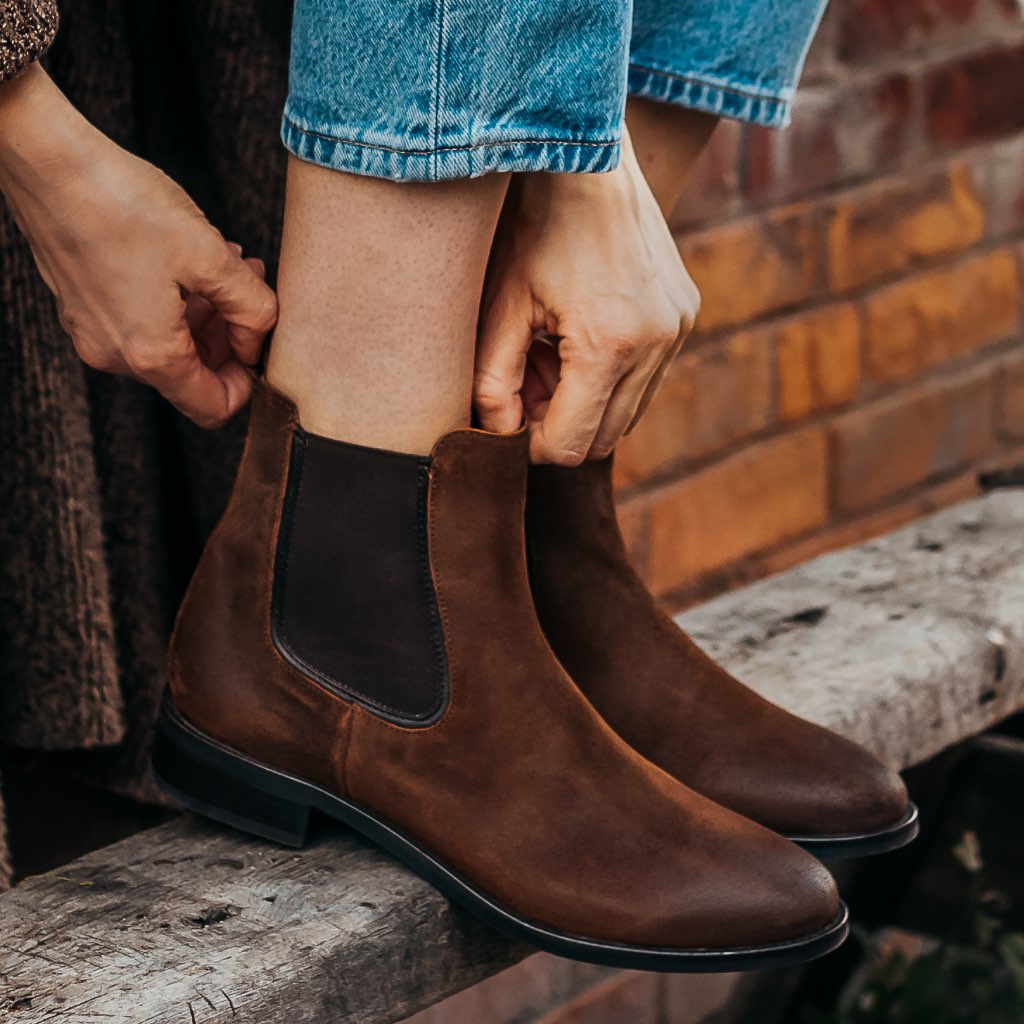 Cushioned Leather Insole & Ergonomic Arch Support Construction Detail