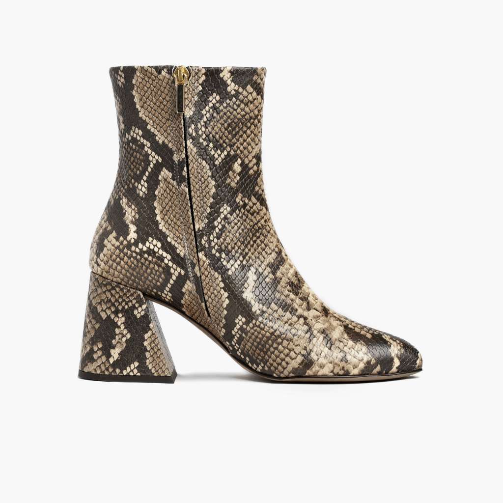 Heartbreaker Snake Print أحذية بوت جلدية نسائي - دعامة الكعب المقواة وتفاصيل الخياطة المزدوجة الدقيقة