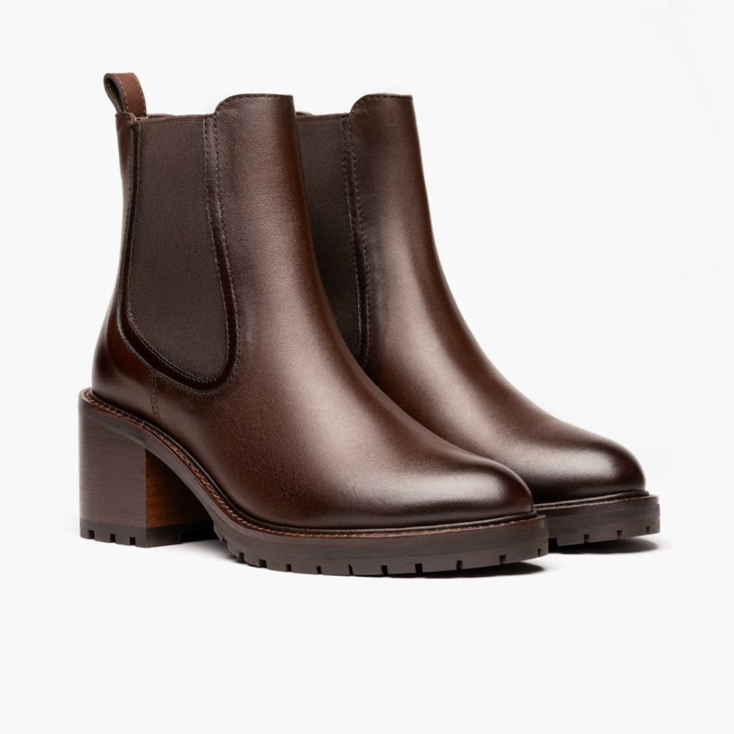 Knockout Chocolate Leather Boots نسائي