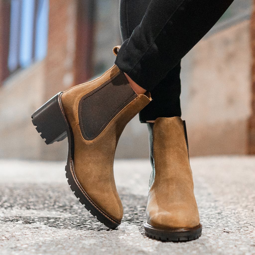 Cushioned Leather Insole & Ergonomic Arch Support Construction Detail