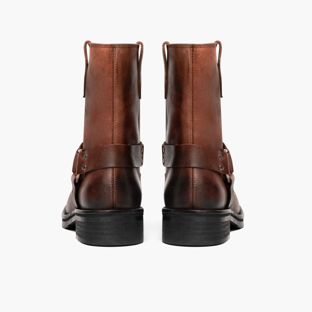 High-Traction Rubber Outsole & Lug Tread Pattern on Outlaw Rust بني أحذية بوت جلدية نسائي