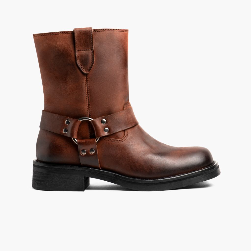Outlaw Rust بني أحذية بوت جلدية نسائي in Brown Full-Grain Leather - عرض جانبي | شراء أونلاين عبر المتجر الرسمي