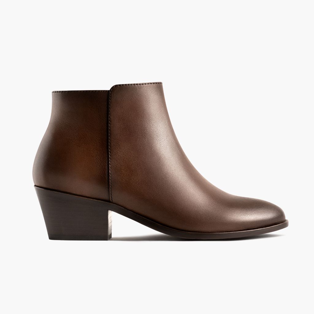 Downtown Amaretto أحذية بوت جلدية نسائي in Classic Full-Grain Leather - عرض جانبي | شراء أونلاين عبر المتجر الرسمي
