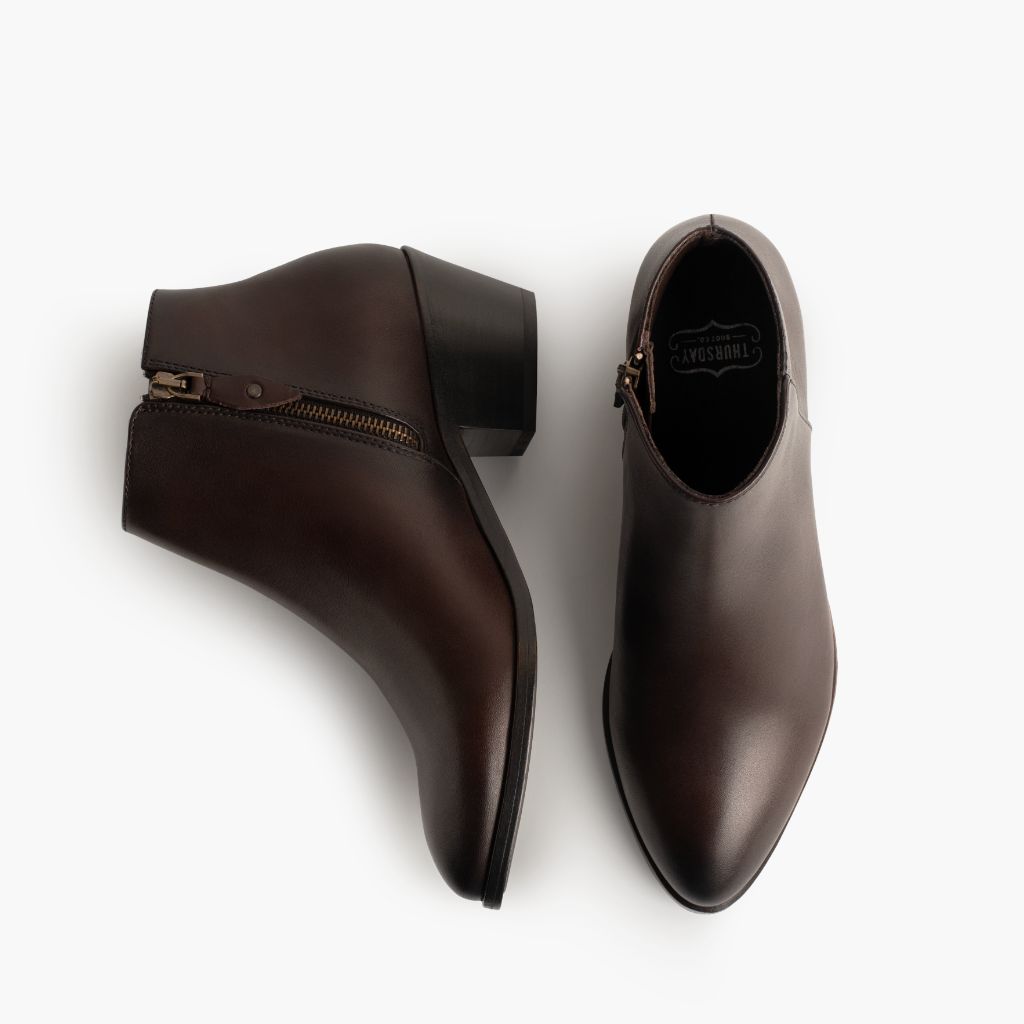 High-Traction Rubber Outsole & Lug Tread Pattern on Downtown Old English أحذية بوت جلدية نسائي