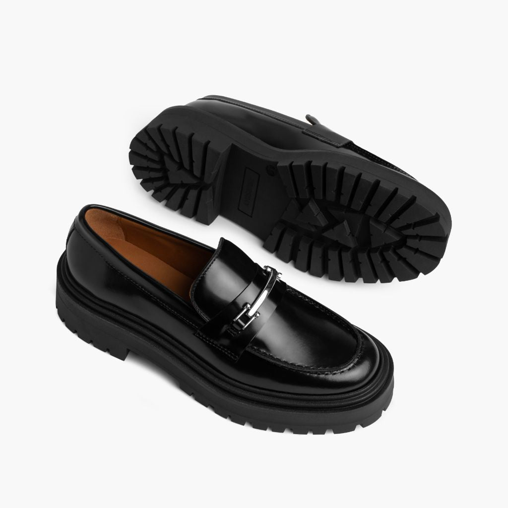 High-Traction Rubber Outsole & Lug Tread Pattern on Penny Platform أسود & Silver أحذية لوفر جلدية بدون كعب نسائي