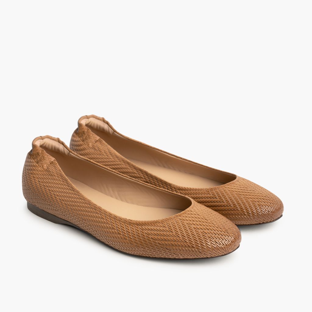 Scrunch بيج تان Embossed أحذية بوت جلدية نسائي in Tan Full-Grain Leather - عرض جانبي | شراء أونلاين عبر المتجر الرسمي