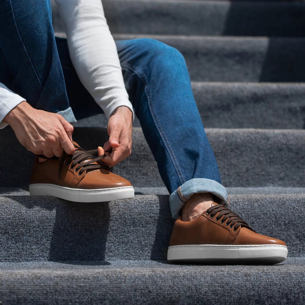 High-Traction Rubber Outsole & Lug Tread Pattern on Murphy Low Top بيج تان سنيكرز جلدي كاجوال رجالي