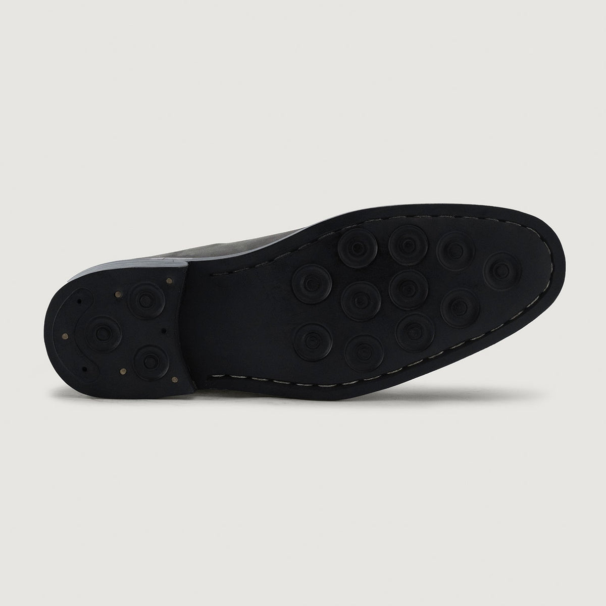 Clarkson Chelsea Grey Nubuck أحذية بوت جلدية - StudGuard رجالي - دعامة الكعب المقواة وتفاصيل الخياطة المزدوجة الدقيقة
