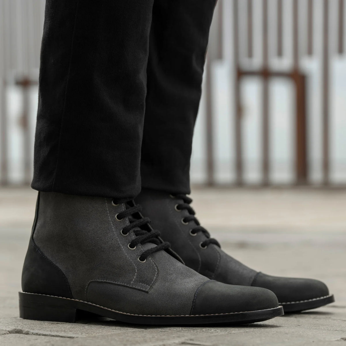 Cushioned Leather Insole & Ergonomic Arch Support Construction Detail