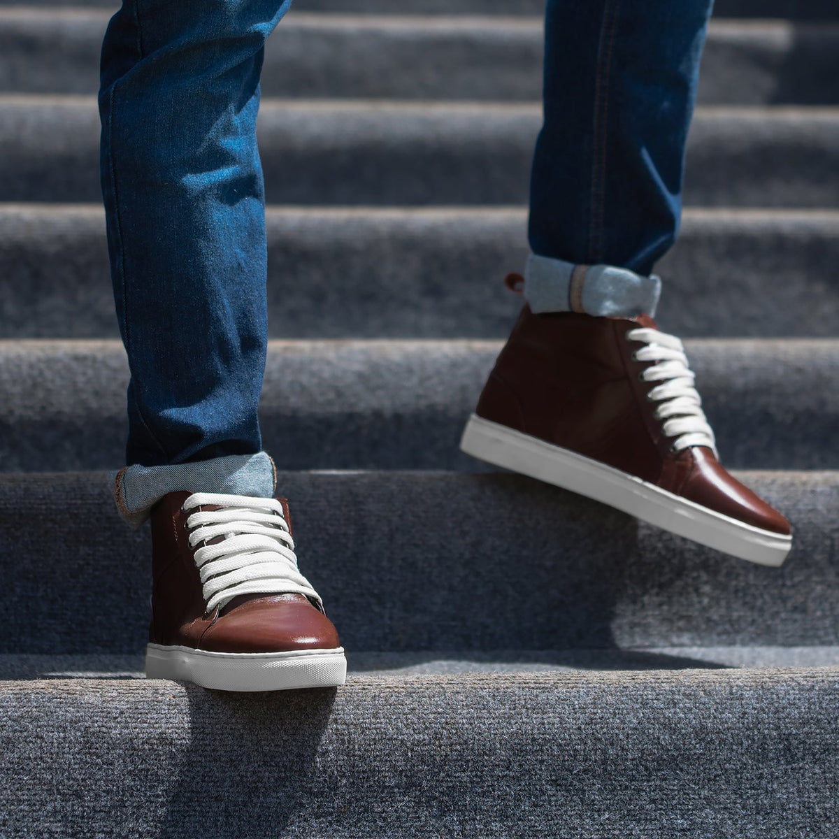 High-Traction Rubber Outsole & Lug Tread Pattern on Marty High Top عنابي سنيكرز جلدي كاجوال رجالي