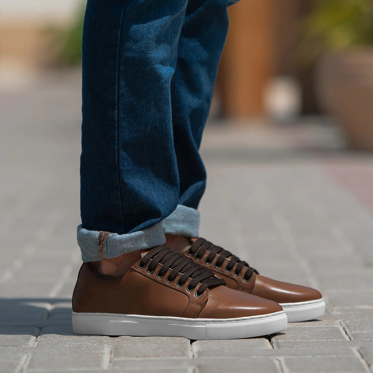 Murphy Low Top بيج تان سنيكرز جلدي كاجوال رجالي in Tan Full-Grain Leather - عرض جانبي | شراء أونلاين عبر المتجر الرسمي