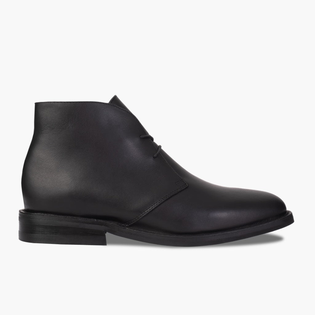 Black Full-Grain leather Boots - بناء غوديير ويلت المتين وتفاصيل مقدمة الحذاء