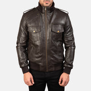 Close-Up Detail of High neck &amp; Zipper Hardware on Men's Agent Shadow بني جاكيت بومبر جلد رجالي