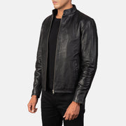 
Black Cowhide Leather Biker Jacket - عرض خلفي يوضح تفصيل الأكتاف المتقن والحاشية النظيفة