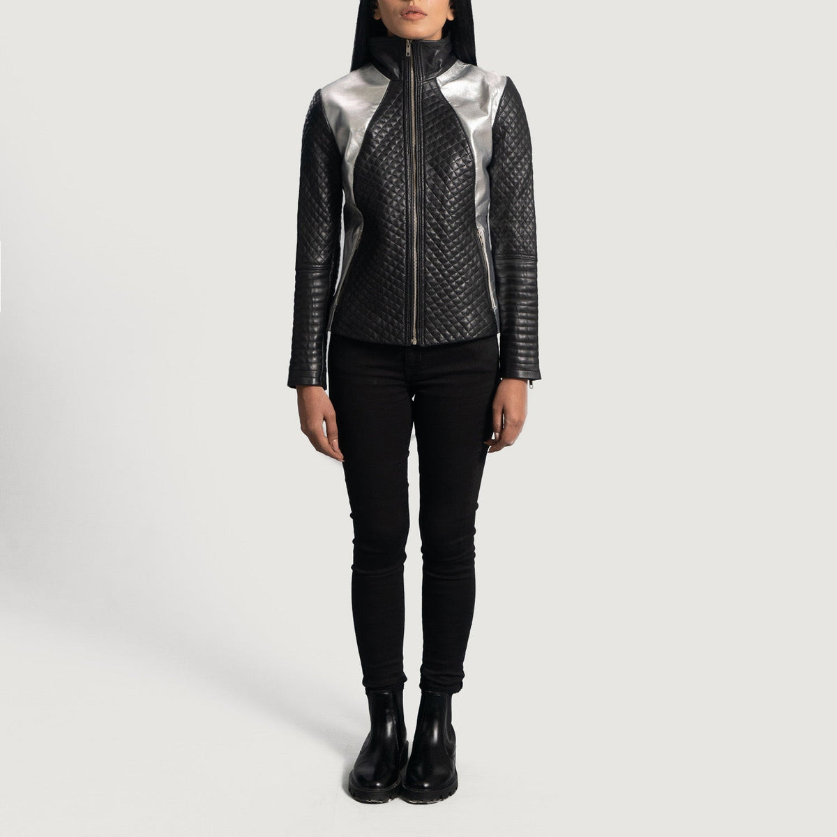 
تفاصيل مقربة of High Neck & Zipper Hardware on Alia Metallic أسود جاكيت بايكر جلد طبيعي نسائي