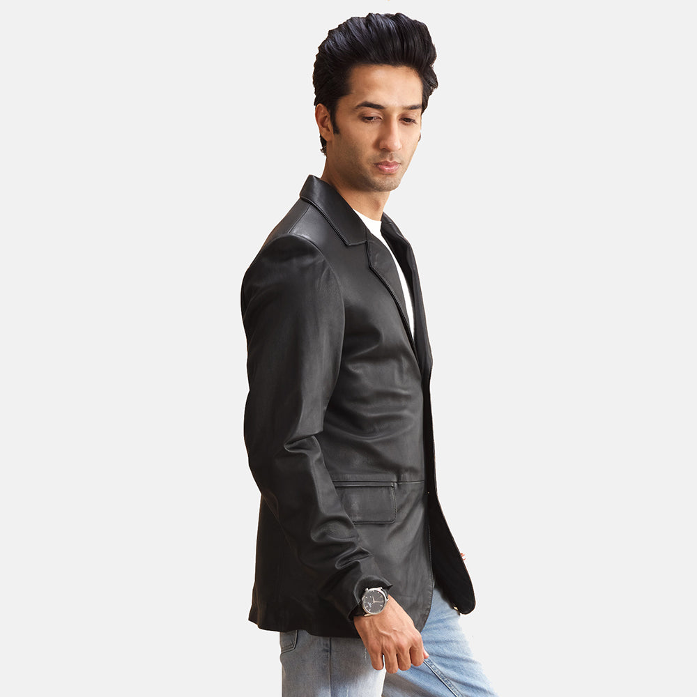 
Black Sheepskin leather Blazer - عرض خلفي يوضح تفصيل الأكتاف المتقن والحاشية النظيفة