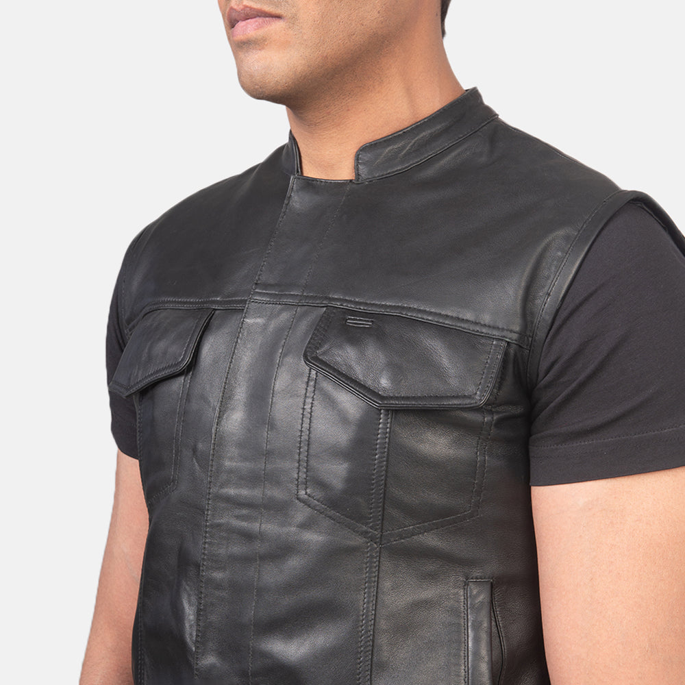 
عرض البطانة الداخلية Showing Quilted Polyester Lining & جيبان داخليان عمليان
