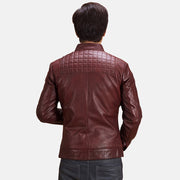 Close-Up Detail of Band with Snap Button &amp; Zipper Hardware on Burgunn Dee عنابي جاكيت بايكر جلد رجالي