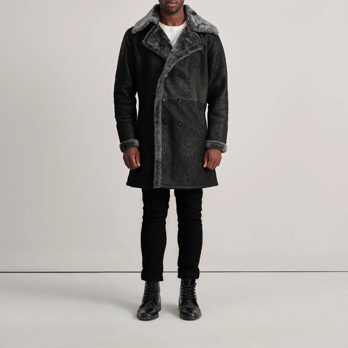 
Charles معطف جلد فاخر بني Shearling معطف جلد فاخر رجالي - عرض جانبي يوضح قَصّة الأكمام المريحة