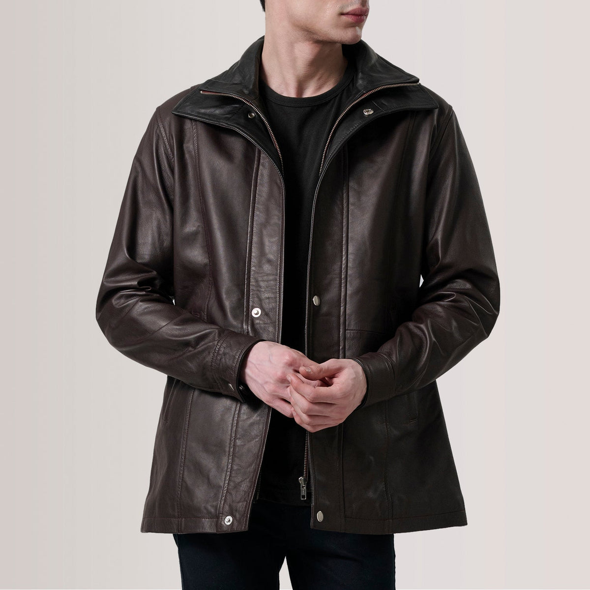 Tailored Rib Cuffs &amp; Hem Craftsmanship Construction Detail on Connor Black Leather Coat For Men