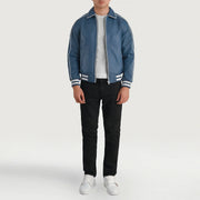 
Cooper أزرق Leather Varsity جاكيت جلد رجالي - عرض جانبي يوضح قَصّة الأكمام المريحة