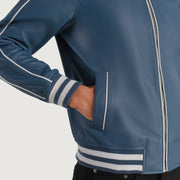 
عرض البطانة الداخلية Showing Quilted Polyester Lining & جيبان داخليان عمليان