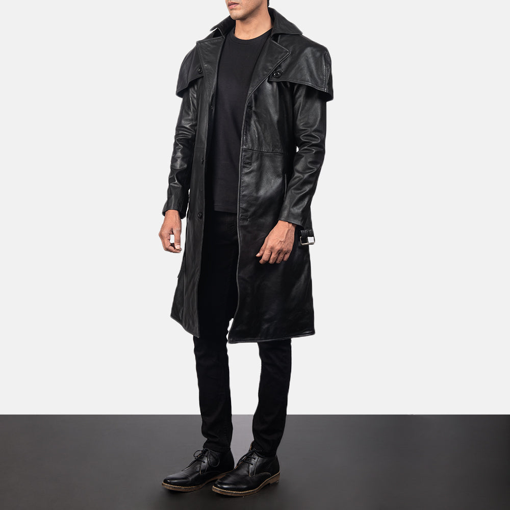 
Deux أسود Leather Duster رجالي - عرض جانبي يوضح قَصّة الأكمام المريحة