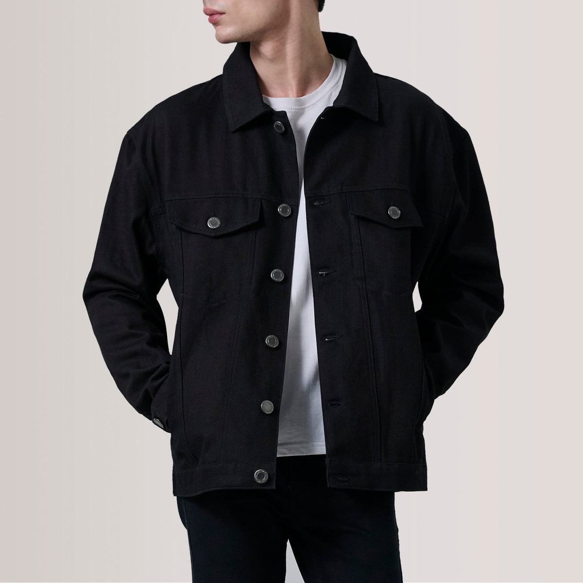 
Eddie أسود Oversized Denim Trucker جاكيت جلد رجالي For Men جلد بقر طبيعي أسود فاخر - عرض أمامي وقَصّة مفصلة أنيقة | شراء أونلاين عبر المتجر الرسمي